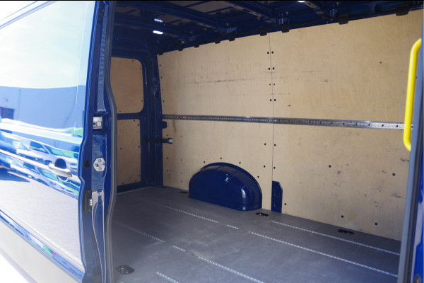 Volkswagen Crafter 35 2.0 TDI L3H2 3-ZITS, 140PK AUT. STANDKACHEL, GEV. ERGO COMFORT STOEL, CRUISE, NAVI, AIRCO