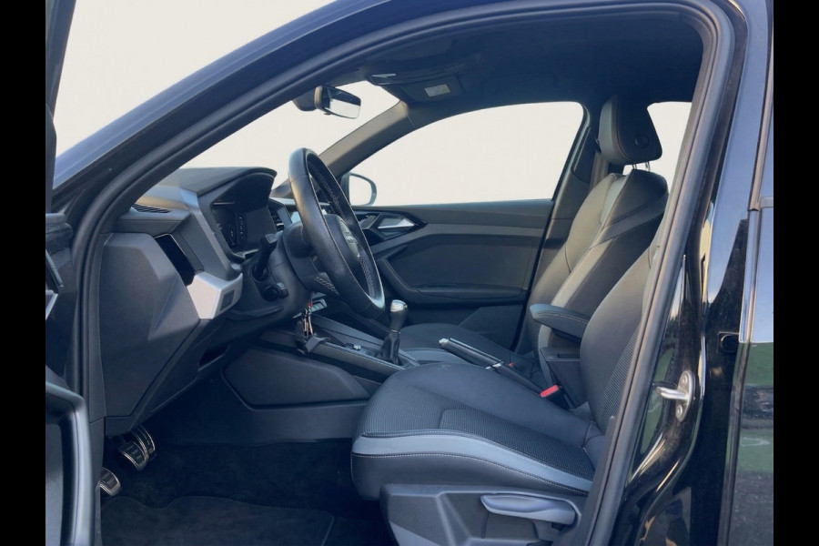 Audi A1 Sportback 30 TFSI S edition 110PK | Navigatie | 17 inch Lichtmetalen velgen | Climatronic | Led verlichting | Parkeersensoren voor en achter