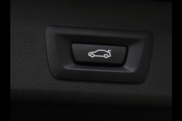 BMW 5 Serie 520i M Sport | Panoramadak | Head-Up | 360 Camera | Leder | Stoelverwarming | Carplay | Sfeerverlichting | Full LED | Park Assist | DAB | Live Cockpit | Sportstoelen | Navigatie | Dodehoek detectie