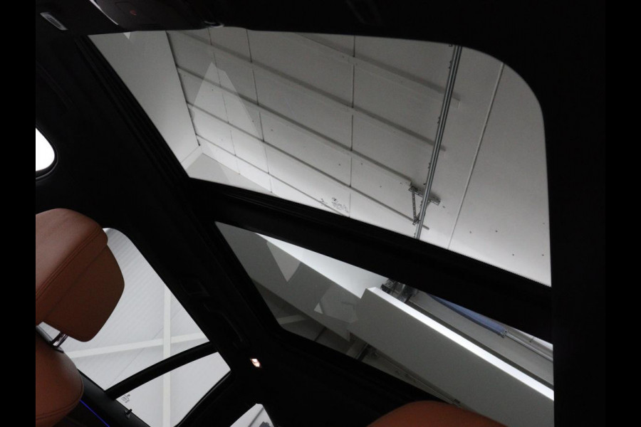 BMW 5 Serie 520i M Sport | Panoramadak | Head-Up | 360 Camera | Leder | Stoelverwarming | Carplay | Sfeerverlichting | Full LED | Park Assist | DAB | Live Cockpit | Sportstoelen | Navigatie | Dodehoek detectie