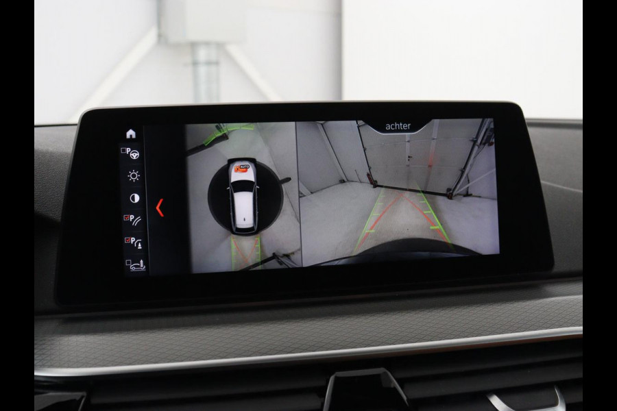 BMW 5 Serie 520i M Sport | Panoramadak | Head-Up | 360 Camera | Leder | Stoelverwarming | Carplay | Sfeerverlichting | Full LED | Park Assist | DAB | Live Cockpit | Sportstoelen | Navigatie | Dodehoek detectie