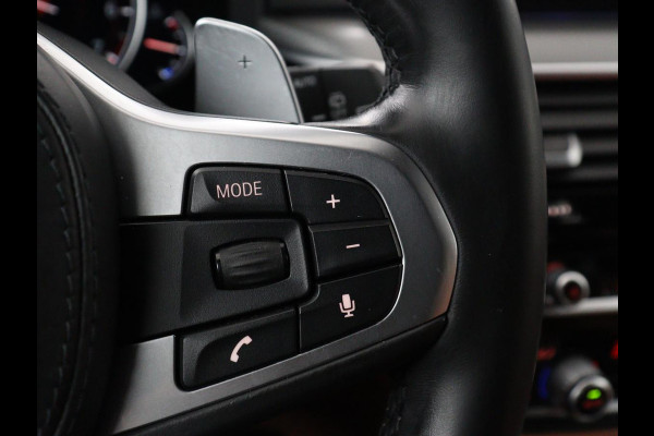 BMW 5 Serie 520i M Sport | Panoramadak | Head-Up | 360 Camera | Leder | Stoelverwarming | Carplay | Sfeerverlichting | Full LED | Park Assist | DAB | Live Cockpit | Sportstoelen | Navigatie | Dodehoek detectie