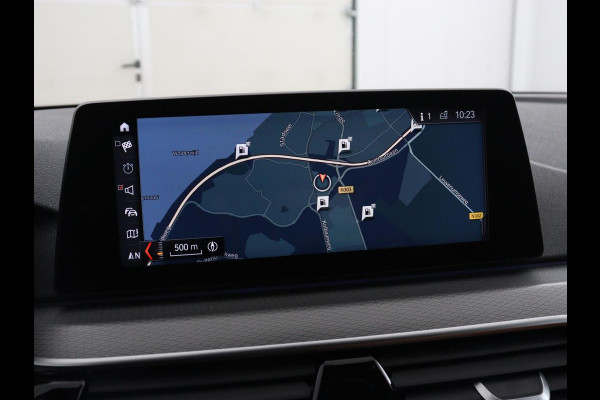 BMW 5 Serie 520i M Sport | Panoramadak | Head-Up | 360 Camera | Leder | Stoelverwarming | Carplay | Sfeerverlichting | Full LED | Park Assist | DAB | Live Cockpit | Sportstoelen | Navigatie | Dodehoek detectie