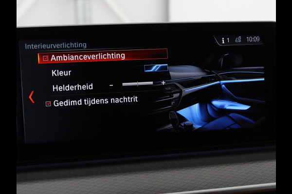 BMW 5 Serie 520i M Sport | Panoramadak | Head-Up | 360 Camera | Leder | Stoelverwarming | Carplay | Sfeerverlichting | Full LED | Park Assist | DAB | Live Cockpit | Sportstoelen | Navigatie | Dodehoek detectie