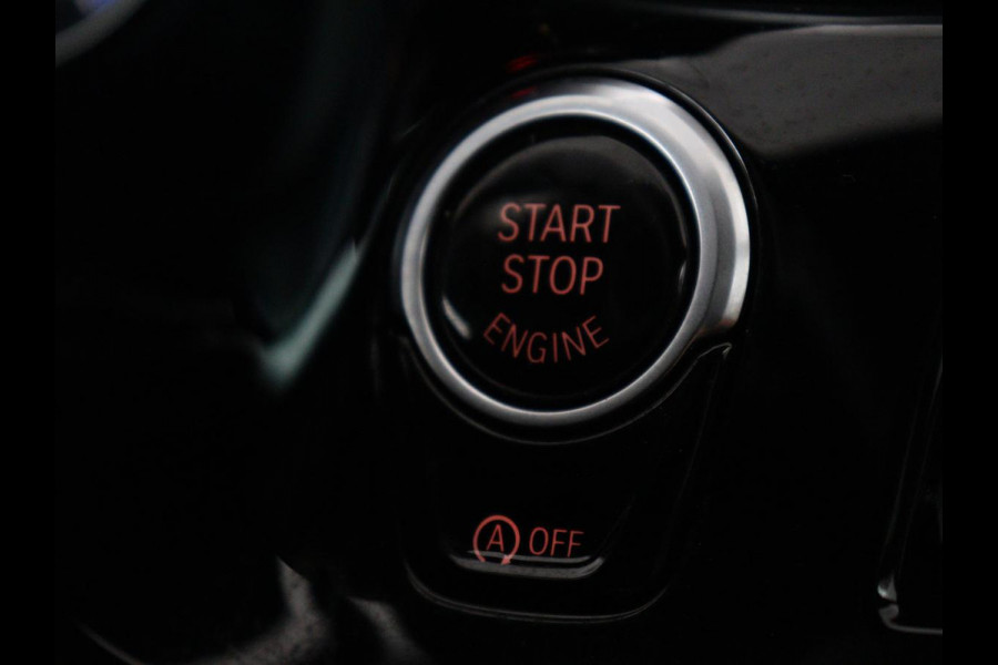 BMW 5 Serie 520i M Sport | Panoramadak | Head-Up | 360 Camera | Leder | Stoelverwarming | Carplay | Sfeerverlichting | Full LED | Park Assist | DAB | Live Cockpit | Sportstoelen | Navigatie | Dodehoek detectie