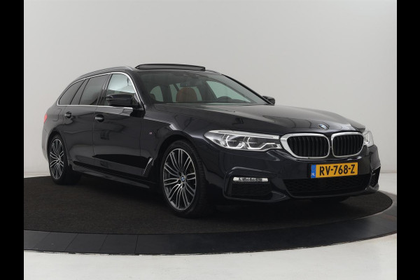 BMW 5 Serie 520i M Sport | Panoramadak | Head-Up | 360 Camera | Leder | Stoelverwarming | Carplay | Sfeerverlichting | Full LED | Park Assist | DAB | Live Cockpit | Sportstoelen | Navigatie | Dodehoek detectie