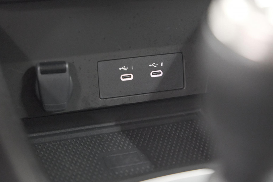 Renault Captur TCe 90 Techno | Camera | Navigatie | Apple Carplay | Pack Full Screen | 18 Inch Lichtmetalen Velgen