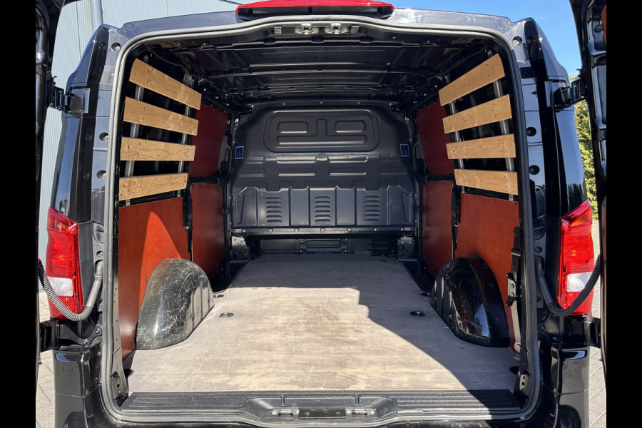 Mercedes-Benz Vito 114 CDI 136 PK / 9G-TRONIC / L2H1 / 1e EIG. / CAMERA / TREKHAAK / 2x SCHUIFDEUR / ECC / CRUISE / LED KOPLAMPEN