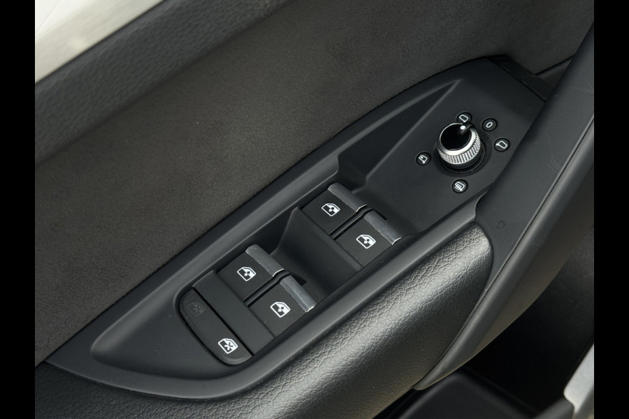 Audi Q5 50 TFSI e S-line | SOH 99%| Trekhaak | Sfeer | Matrix | Camera | ACC | Keyless | Carplay | Dodehoek | Virtua