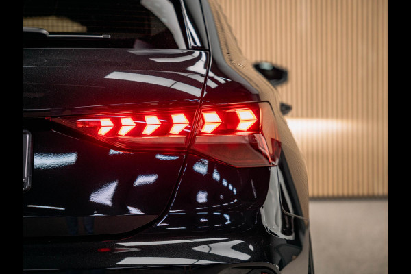 Audi RS3 Sportback 2.5 TFSI quattro | HULK edition | Carbon | Kuipstoelen | Sonos | Stoelverwarming |