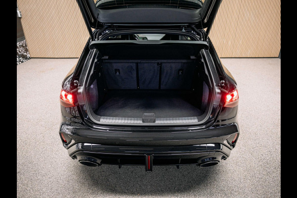 Audi RS3 Sportback 2.5 TFSI quattro | HULK edition | Carbon | Kuipstoelen | Sonos | Stoelverwarming |