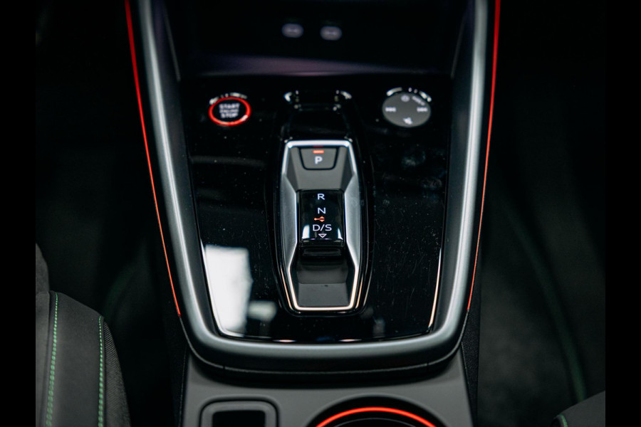 Audi RS3 Sportback 2.5 TFSI quattro | HULK edition | Carbon | Kuipstoelen | Sonos | Stoelverwarming |