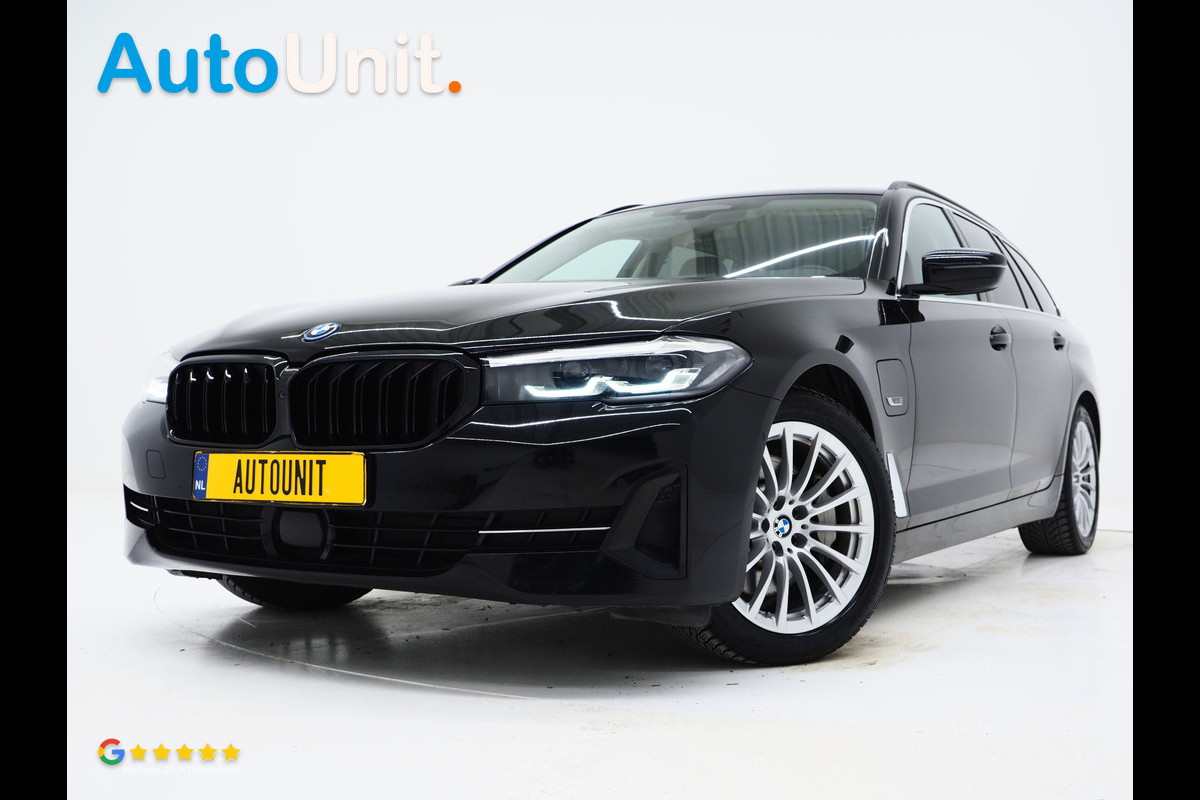BMW 5 Serie Touring 530e xDrive | Leder | Trekhaak | Camera | Adaptive Cruise | Stoelverwarming | DAB | Carplay