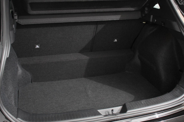 Nissan QASHQAI 1.3 MHEV 158pk Xtronic Acenta | Navigatie | Apple Carplay/Andoid Auto | Parkeersensor achter | Camera | Adaptive Cruise Control | Blind Spot Assist | Stuur- en stoelverwarming | Ledverlichting | Climatronic