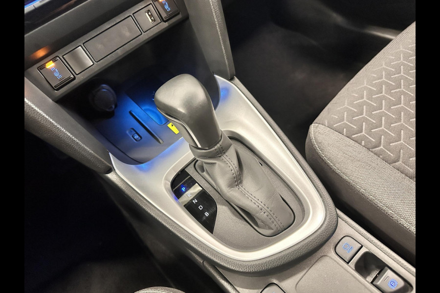 Toyota Yaris Cross 1.5 Hybrid Dynamic Navigatie Apple Carplay/Android Auto Camera Parkeersensoren achter Adaptive Cruise Control Full LED Lichtmetalen velgen Climate Control