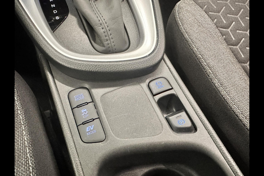 Toyota Yaris Cross 1.5 Hybrid Dynamic Navigatie Apple Carplay/Android Auto Camera Parkeersensoren achter Adaptive Cruise Control Full LED Lichtmetalen velgen Climate Control