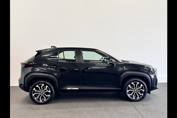 Toyota Yaris Cross 1.5 Hybrid Dynamic Navigatie Apple Carplay/Android Auto Camera Parkeersensoren achter Adaptive Cruise Control Full LED Lichtmetalen velgen Climate Control