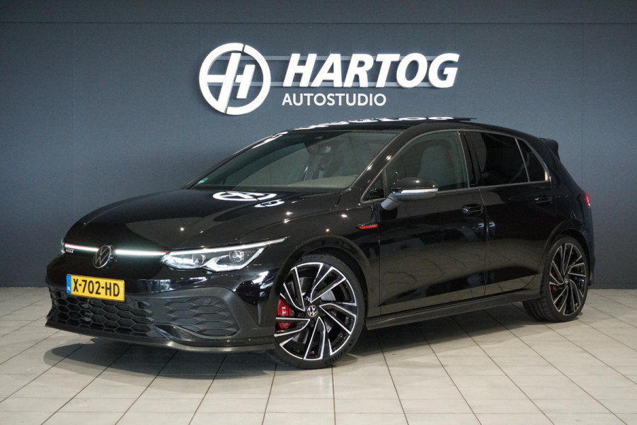 Volkswagen Golf 2.0 TSI GTI Clubsport 300PK + PANORAMADAK / STUURVERWARMING / 19"