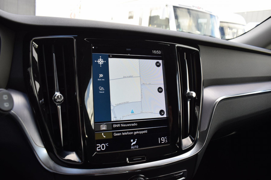 Volvo V60 2.0 B3 Momentum Business | Trekhaak | Apple CarPlay | ACC | Climate