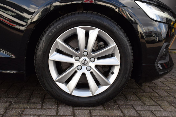 Volvo V60 2.0 B3 Momentum Business | Trekhaak | Apple CarPlay | ACC | Climate