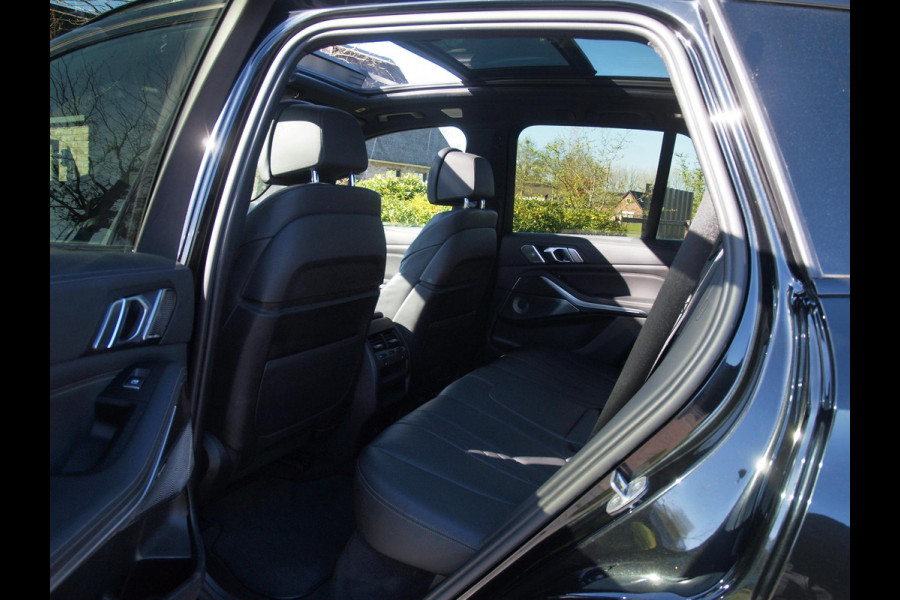 BMW X5 xDrive45e High Executive | M-Pakket | Carbon Pakket | Bowers & Wilkins | Saphirschwarz metallic | NL-Auto |