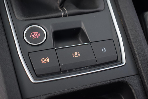 Seat Leon 1.0 TSI Style Launch Edition | Apple CarPlay | Stuur- en Stoelverw. | Camera