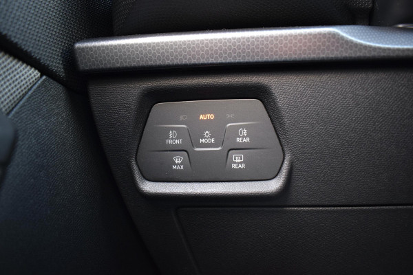 Seat Leon 1.0 TSI Style Launch Edition | Apple CarPlay | Stuur- en Stoelverw. | Camera