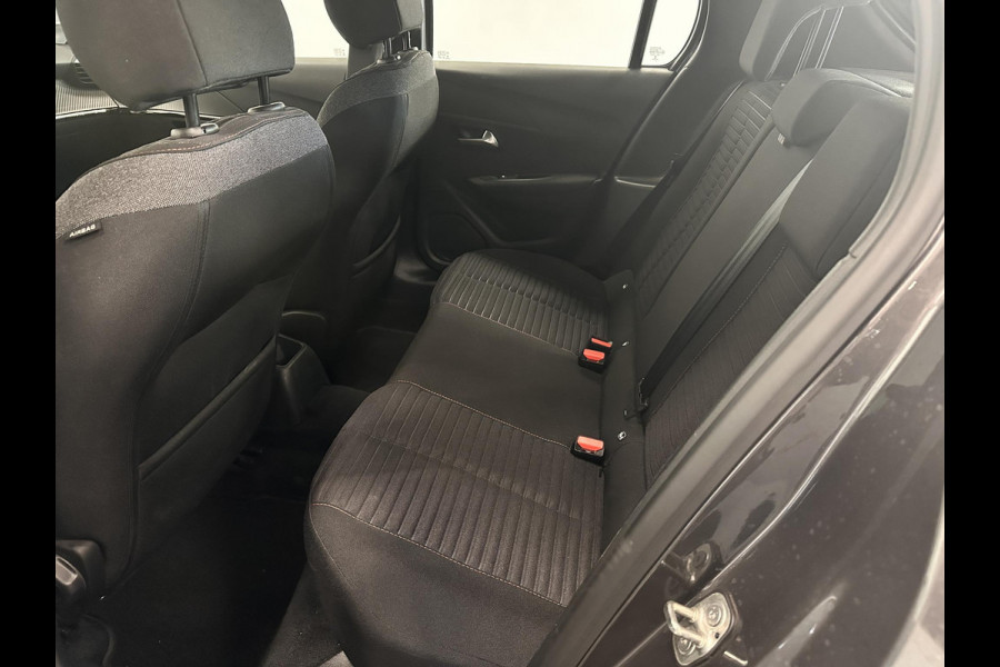 Peugeot 208 1.2 PureTech Active Pack Airco Navi Carplay PDC Achter Full LED Cruise Control 16" LM Velgen Distributieriem reeds vervangen!