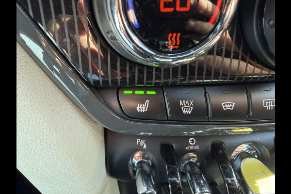 MINI Countryman 1.5 Cooper S E ALL4 Chili | Panoramadak | Camera | Head-Up Display | Harmon Kardon | Navigatie | Elektrische Achterklep |