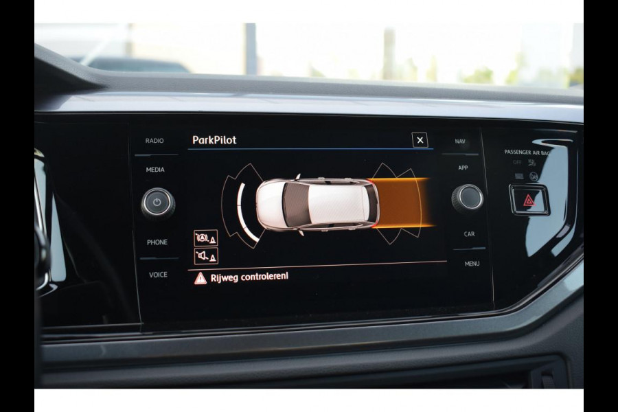 Volkswagen Polo 1.0 TSI Highline Business R | R-Line | Apple CarPlay | Half Leer | Sportstoelen