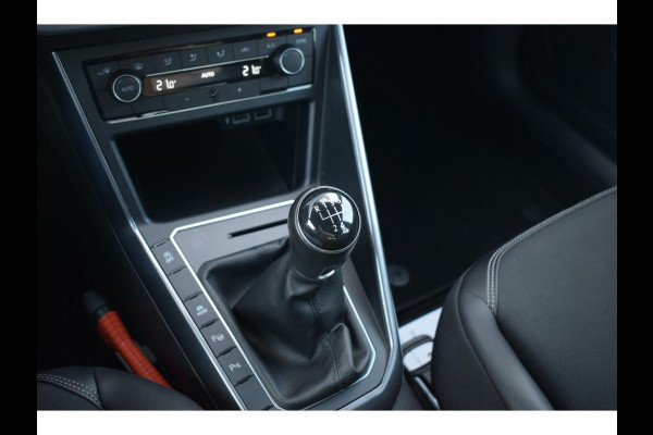 Volkswagen Polo 1.0 TSI Highline Business R | R-Line | Apple CarPlay | Half Leer | Sportstoelen