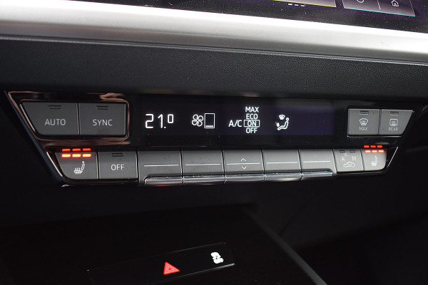 Audi Q4 e-tron 35 Launch edition Advanced 55 kWh | Matrix | Stoelverw. | 21" LM | CarPlay