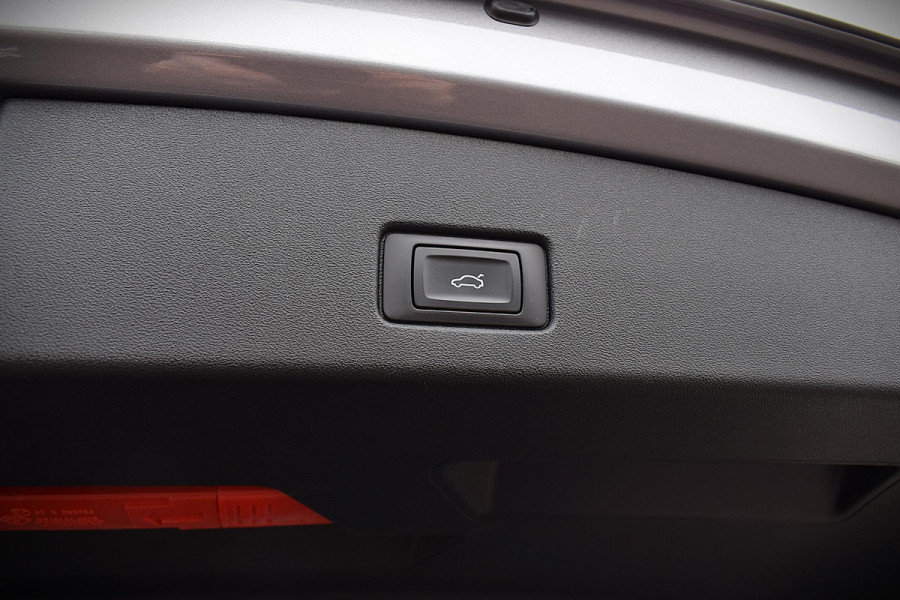 Audi Q4 e-tron 35 Launch edition Advanced 55 kWh | Matrix | Stoelverw. | 21" LM | CarPlay