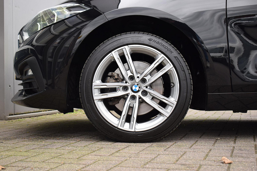 BMW 1-serie 118i Executive Edition | Pano | Apple CarPlay | LED | Virtual