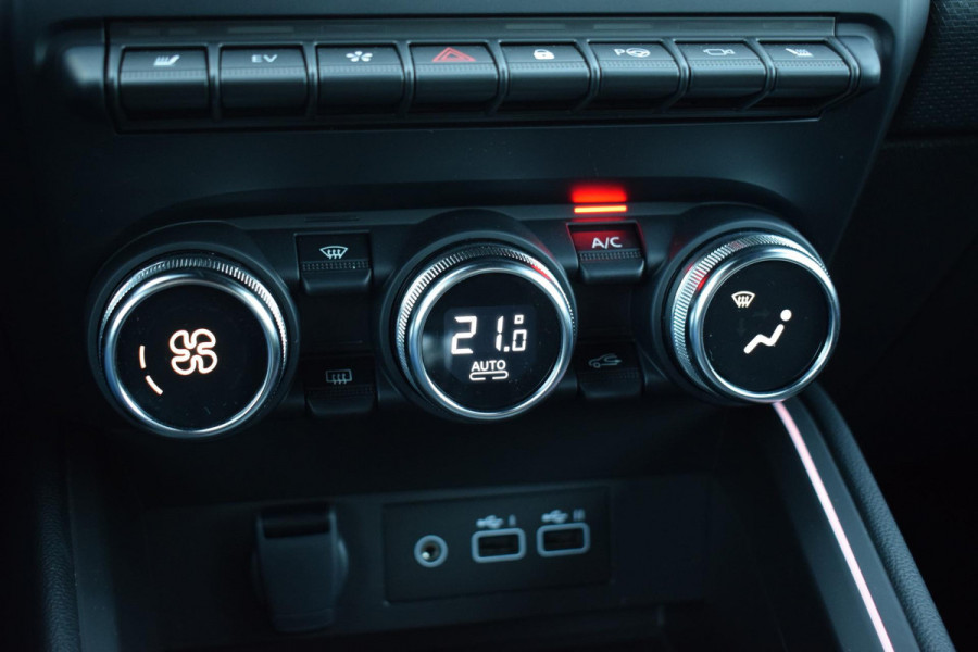 Mitsubishi Colt 1.6 HEV First Edition | Stuur- en Stoelverw. | Bose | Half Leer | 360 Cam