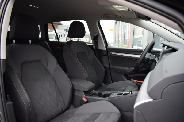 Volkswagen Golf Variant 1.0 eTSI Life Business | Stuur- en Stoelverw. | Sportstoelen | LED | Massage