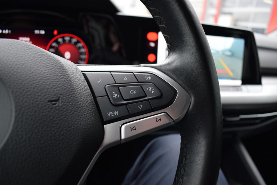 Volkswagen Golf Variant 1.0 TSI Life Business | Apple CarPlay | Stuur- en Stoelverw. | Camera