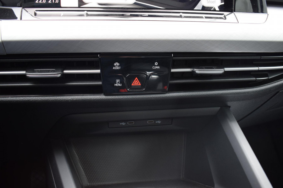 Volkswagen Golf Variant 1.0 TSI Life Business | Apple CarPlay | Stuur- en Stoelverw. | Camera