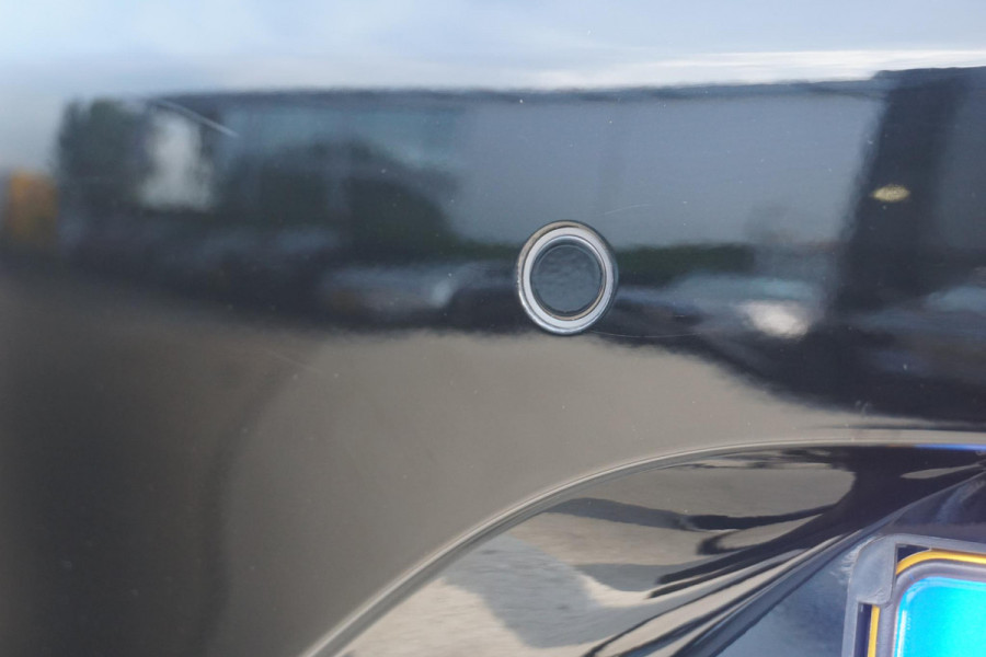 Opel Corsa 1.2 Turbo 100 Pk Ultimate Opel Corsa 1.2 Turbo 100 Pk  Ultimate | Navigatie Pro | Climate Control | Winter pack | Parkpilots/Camera 180° | Alcantara | All Weather banden | Keyless |