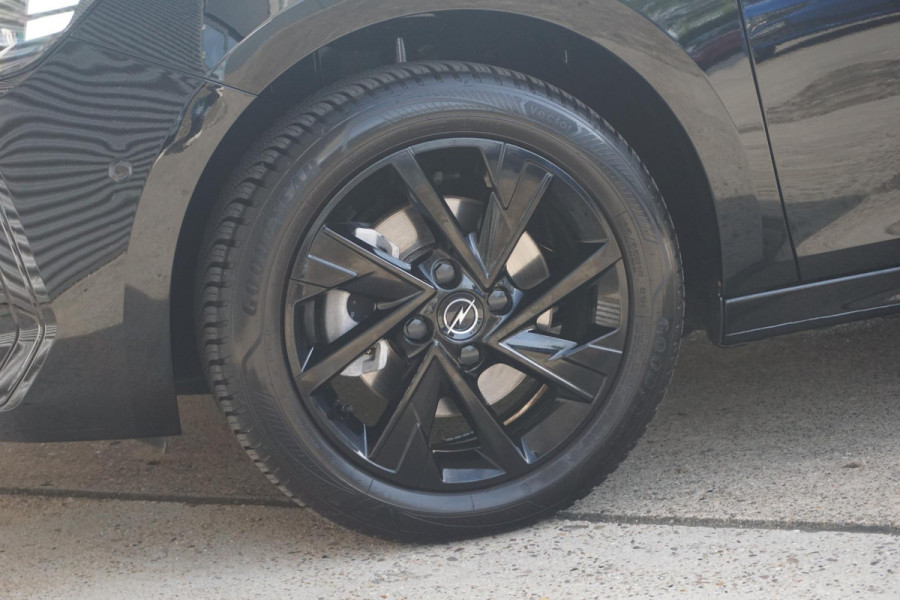 Opel Corsa 1.2 Turbo 100 Pk Ultimate Opel Corsa 1.2 Turbo 100 Pk  Ultimate | Navigatie Pro | Climate Control | Winter pack | Parkpilots/Camera 180° | Alcantara | All Weather banden | Keyless |