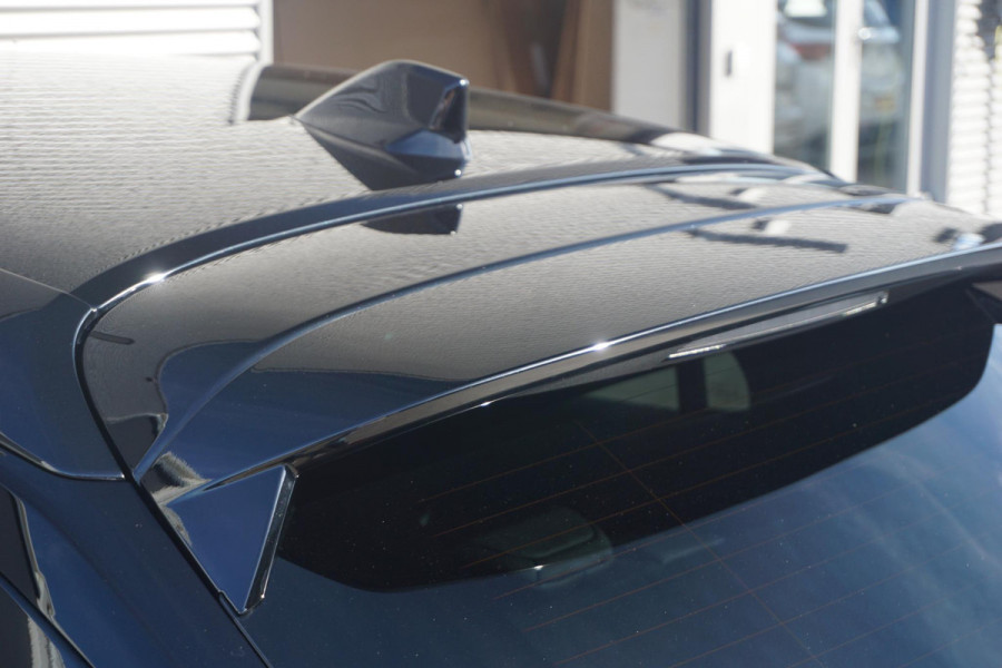 Opel Corsa 1.2 Turbo 100 Pk Ultimate Opel Corsa 1.2 Turbo 100 Pk  Ultimate | Navigatie Pro | Climate Control | Winter pack | Parkpilots/Camera 180° | Alcantara | All Weather banden | Keyless |