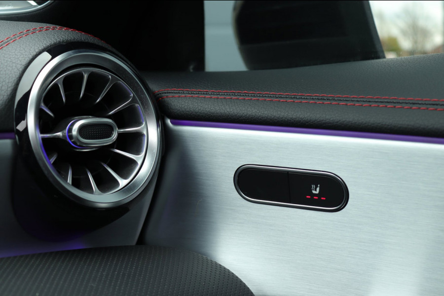 Mercedes-Benz CLA-Klasse 220 4MATIC Sfeerverlichting AMG Pakket Pano