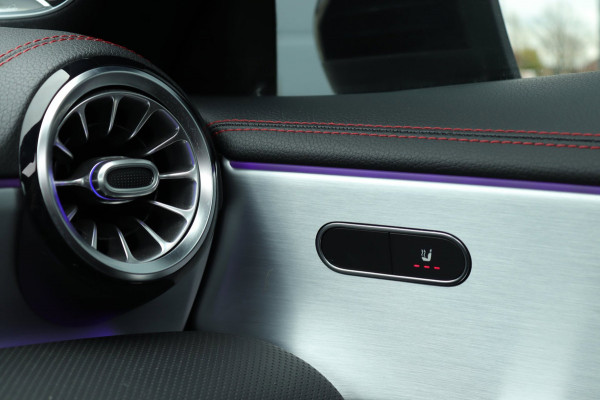 Mercedes-Benz CLA-Klasse 220 4MATIC Sfeerverlichting AMG Pakket Pano