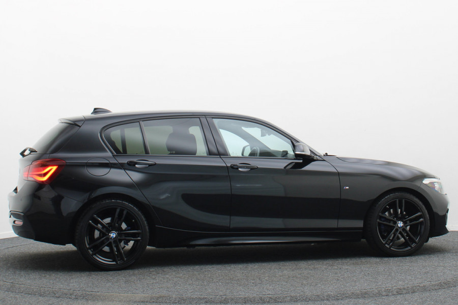 BMW 1-serie 120i Edition Sport Line Shadow High Executive Leer, H&K, Camera, Keyless, Cruise, Standkachel, Bluetooth, PDC, DAB, 18''