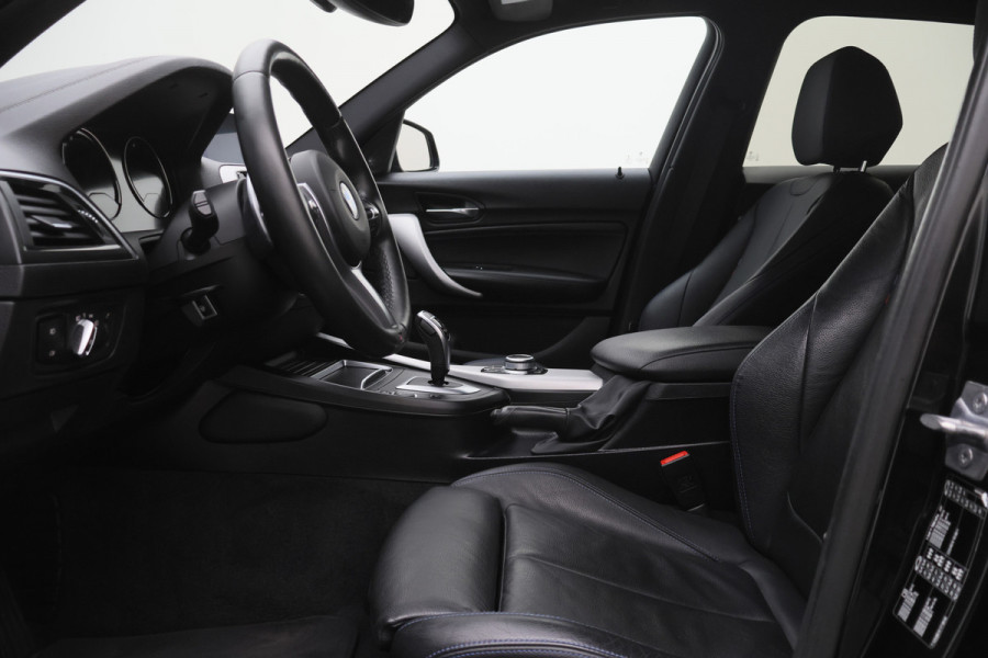 BMW 1-serie 120i Edition Sport Line Shadow High Executive Leer, H&K, Camera, Keyless, Cruise, Standkachel, Bluetooth, PDC, DAB, 18''