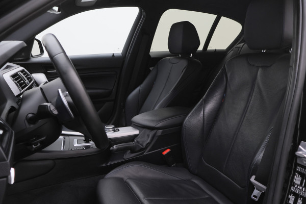 BMW 1-serie 120i Edition Sport Line Shadow High Executive Leer, H&K, Camera, Keyless, Cruise, Standkachel, Bluetooth, PDC, DAB, 18''