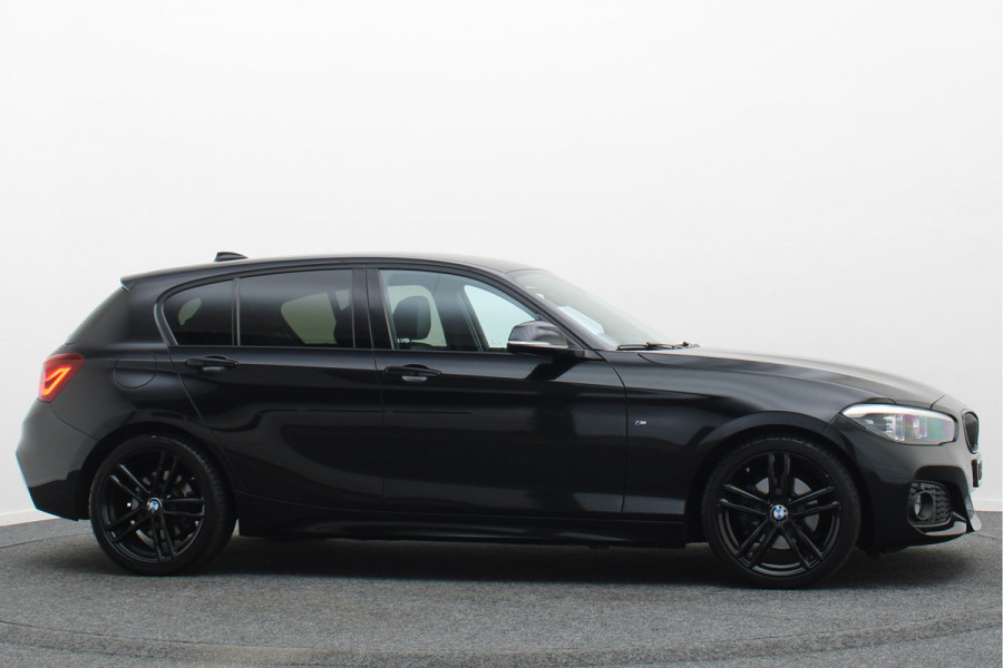 BMW 1-serie 120i Edition Sport Line Shadow High Executive Leer, H&K, Camera, Keyless, Cruise, Standkachel, Bluetooth, PDC, DAB, 18''