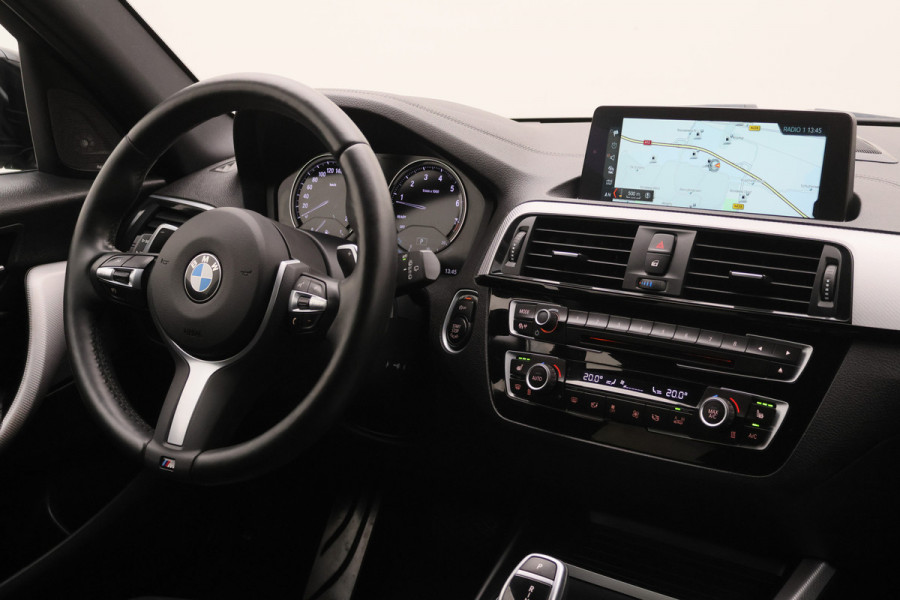 BMW 1-serie 120i Edition Sport Line Shadow High Executive Leer, H&K, Camera, Keyless, Cruise, Standkachel, Bluetooth, PDC, DAB, 18''