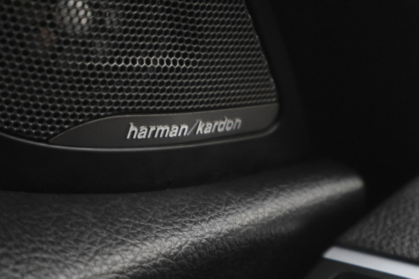 BMW 1-serie 120i Edition Sport Line Shadow High Executive Leer, H&K, Camera, Keyless, Cruise, Standkachel, Bluetooth, PDC, DAB, 18''