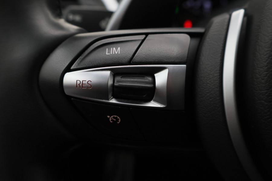 BMW 1-serie 120i Edition Sport Line Shadow High Executive Leer, H&K, Camera, Keyless, Cruise, Standkachel, Bluetooth, PDC, DAB, 18''